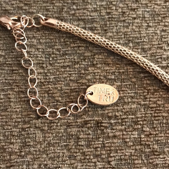 Time & Tru Gold-Tone and White Statement Necklace - Picture 3 of 6